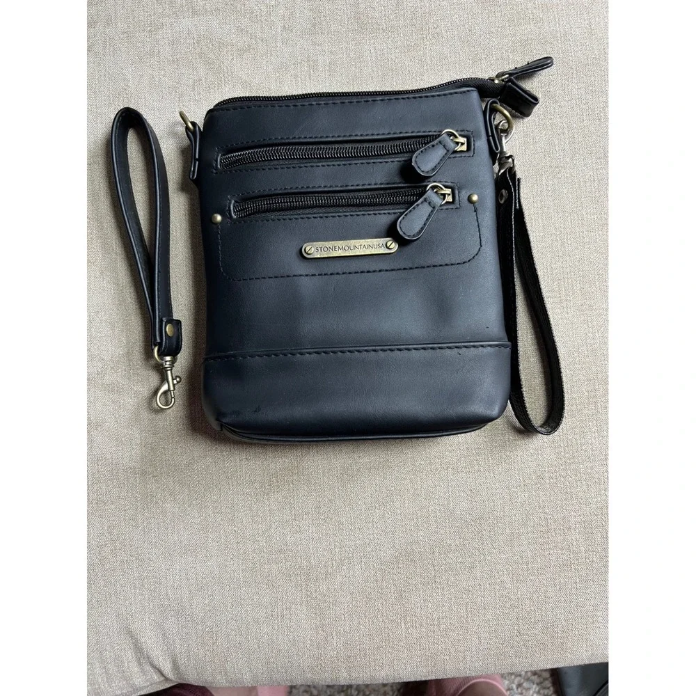 Stone Mountain USA Black Bonded Leather Wristlet Bag 9AF862-1 Vintage Style